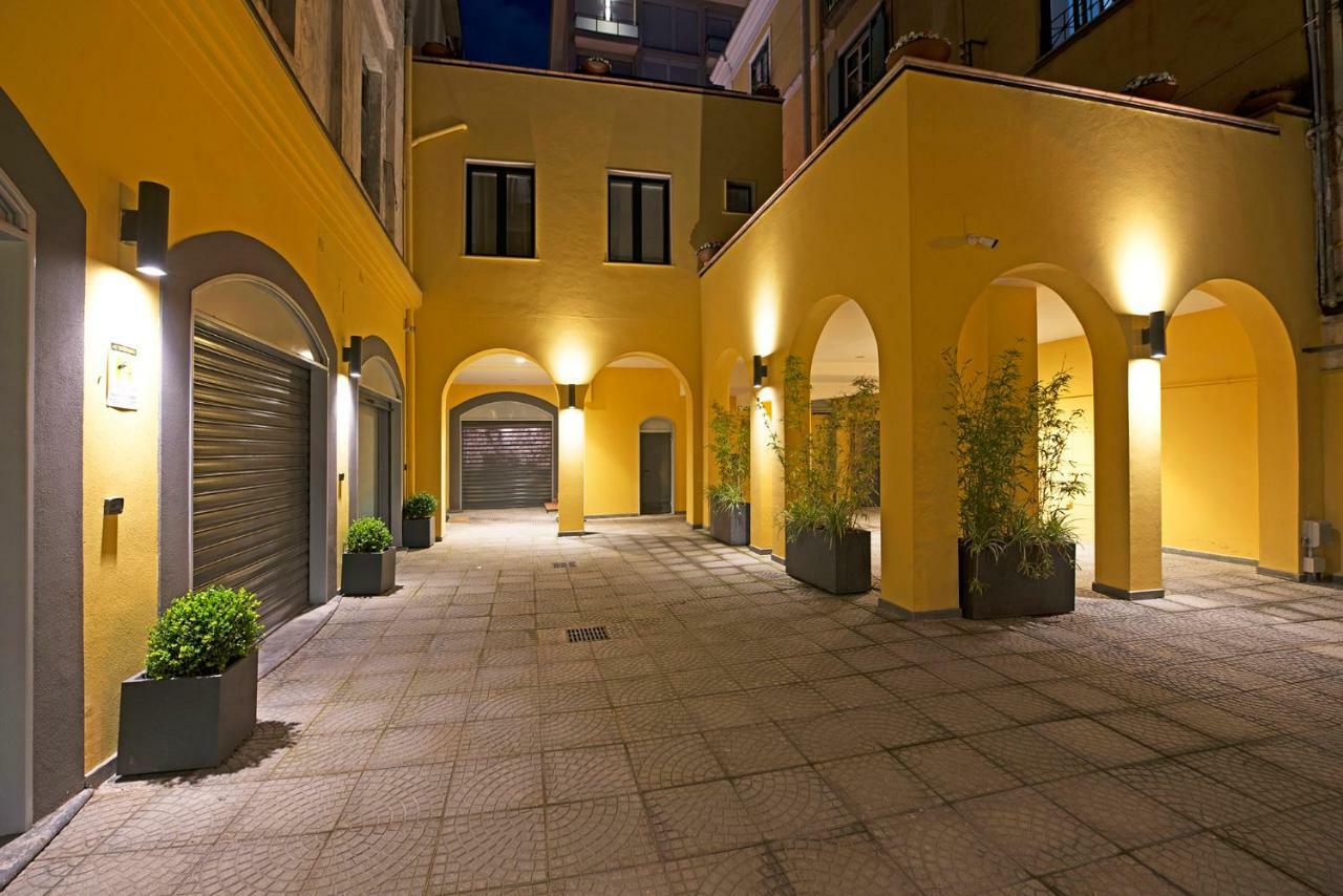 Апартаменты Le Terrazze Sul Cortile Салерно Экстерьер фото