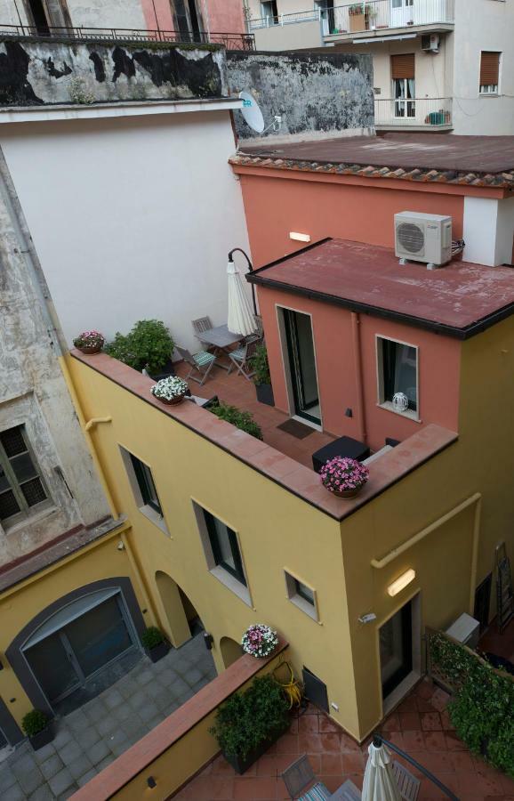 Апартаменты Le Terrazze Sul Cortile Салерно Экстерьер фото